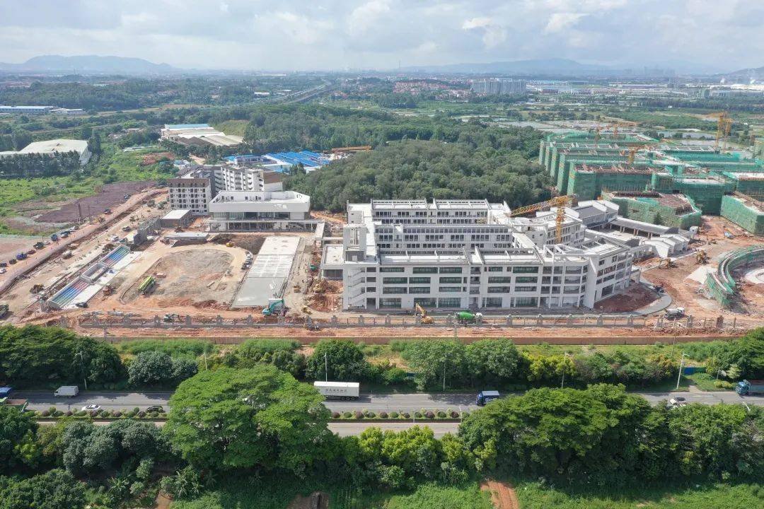 即将开学南海实验学校航拍最新进度