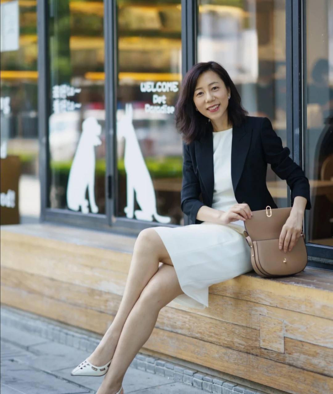 五十岁颜值普通的女人学学这位博主的穿搭不掉档次又有品位