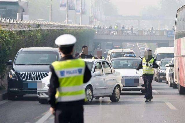 西安交警支队车辆违章查询，西安交警怎么查询违章，西安交警交通违法查询？
