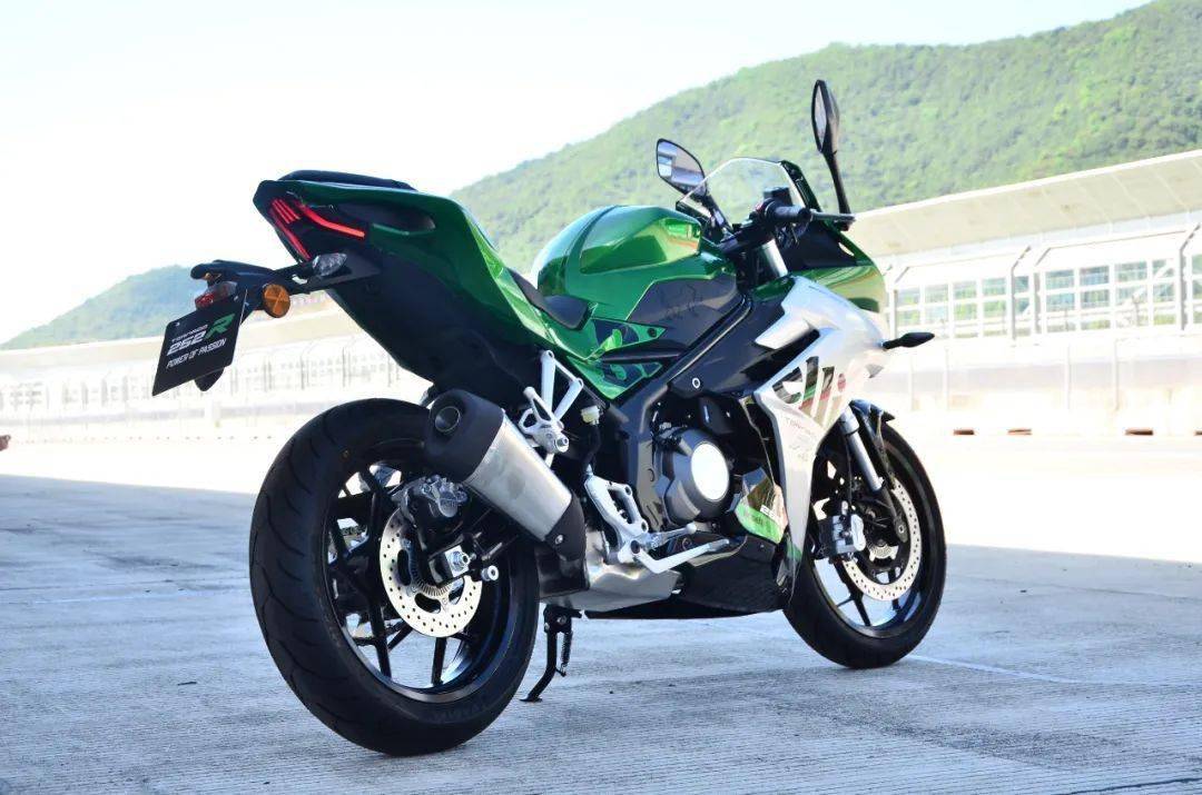 入门仿赛天花板贝纳利tornado252r宁波发布会公布售价25800元
