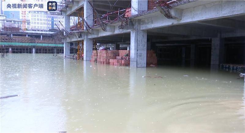 巫溪县人民医院生命之光广场施工现场积水已得到有效控制