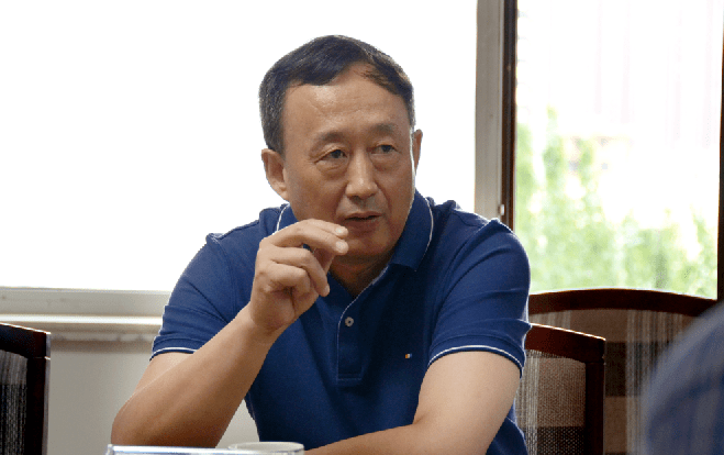 名家看包头杨挺一个人和他歌唱的城市