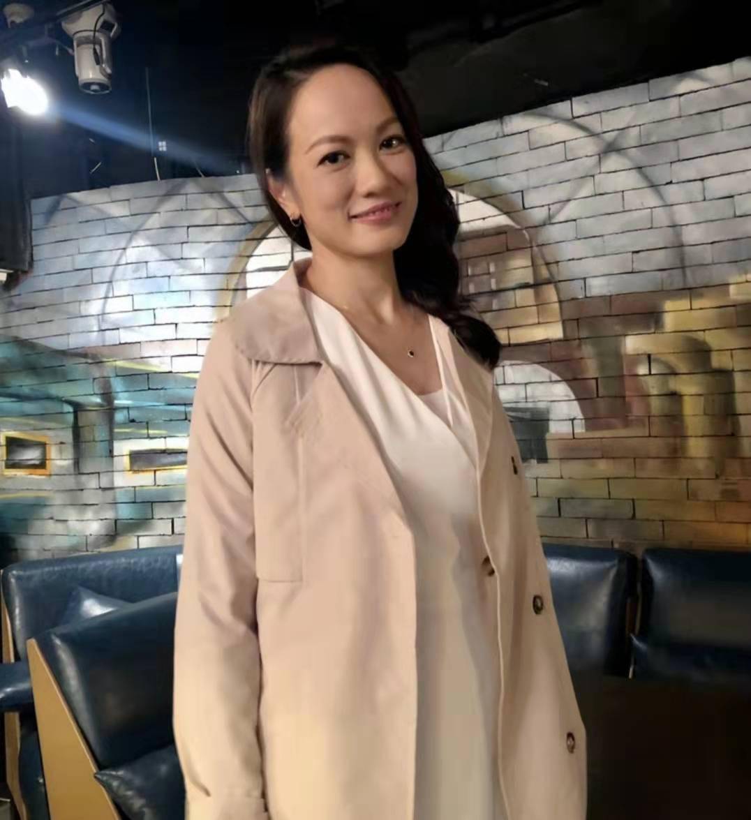 曾陷抑郁边缘tvb前绿叶简慕华靠朋友走出低潮看星爷的戏都哭