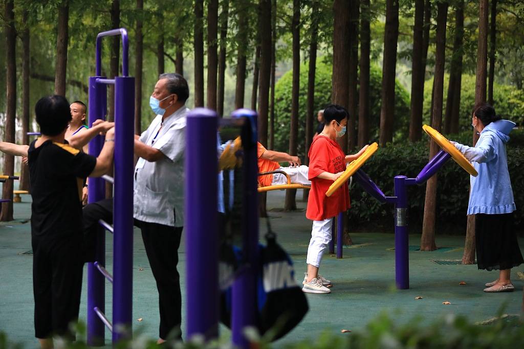 法国|“60% 中国老年人每周锻炼五天”？法媒：中国有近200万免费户外运动设施，数量是法国的10倍