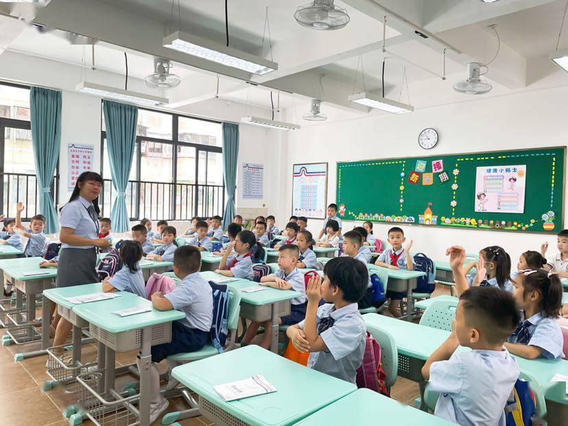 东华里小学新校园9月启用萌娃提前体验校园生活