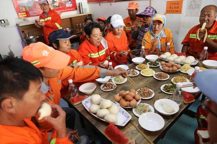 刘兴强|好人好事在身边｜坚持6年！“老刘”为环卫工提供免费早餐