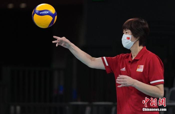 中国女排|郎平卸任中国女排主教练，为女排奉献半生的她终于休息了