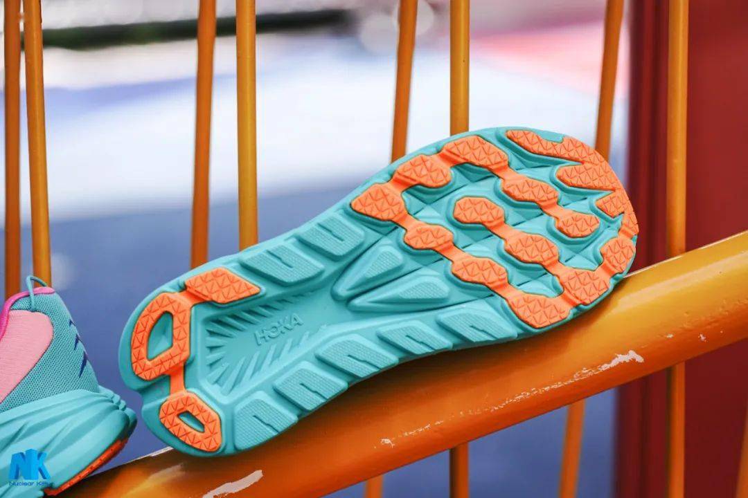 Rincon|走走开箱 ｜HOKA ONE ONE Rincon 3 和 Mach 4 我该怎么选？