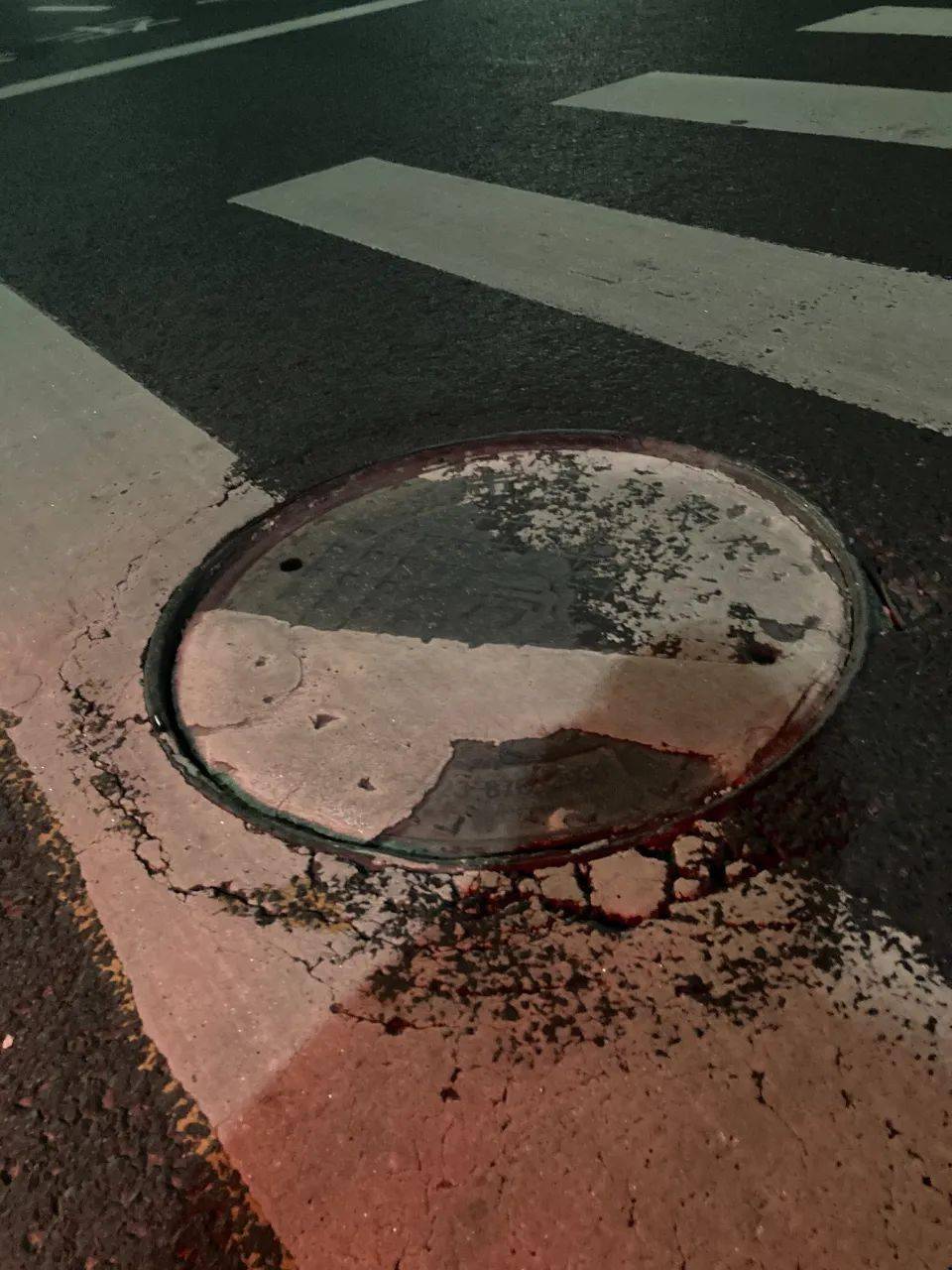 说说泰州的井盖,为什么这么的不平!