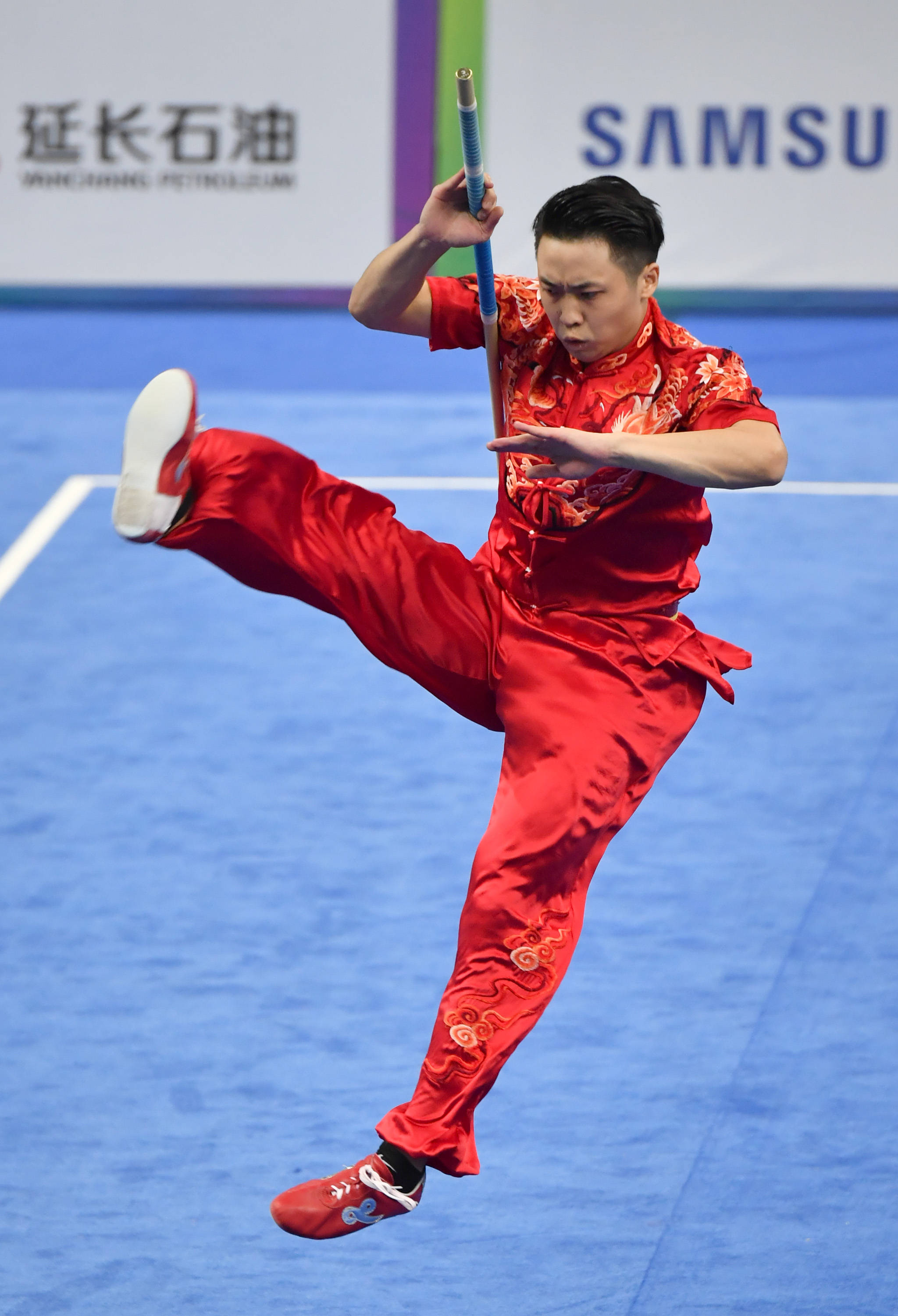 9月1日,江苏队选手吴照华在比赛中.