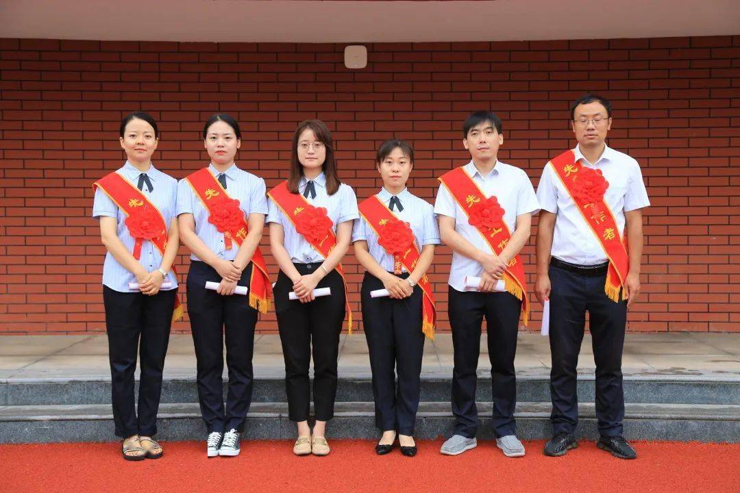 砥砺奋进强国有我心怀经纬追梦起航咸阳彩虹中学隆重举行2021年秋季