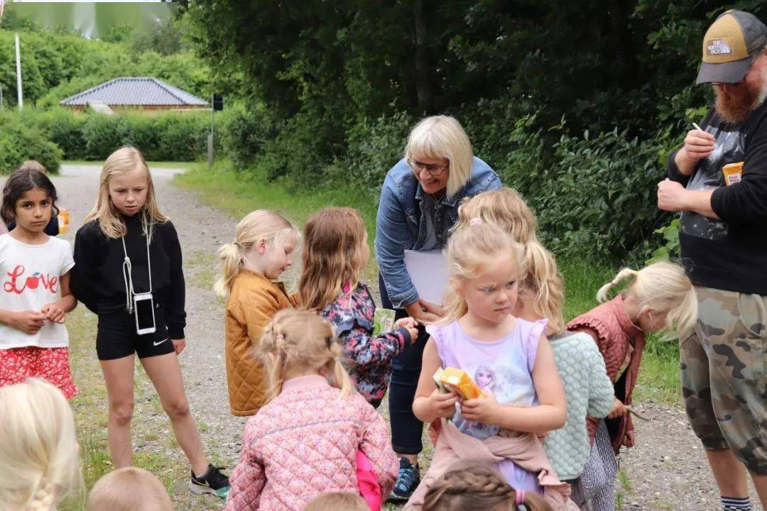 生活|开学过渡期 | 如何为孩子搭建连接前后两个世界的桥梁