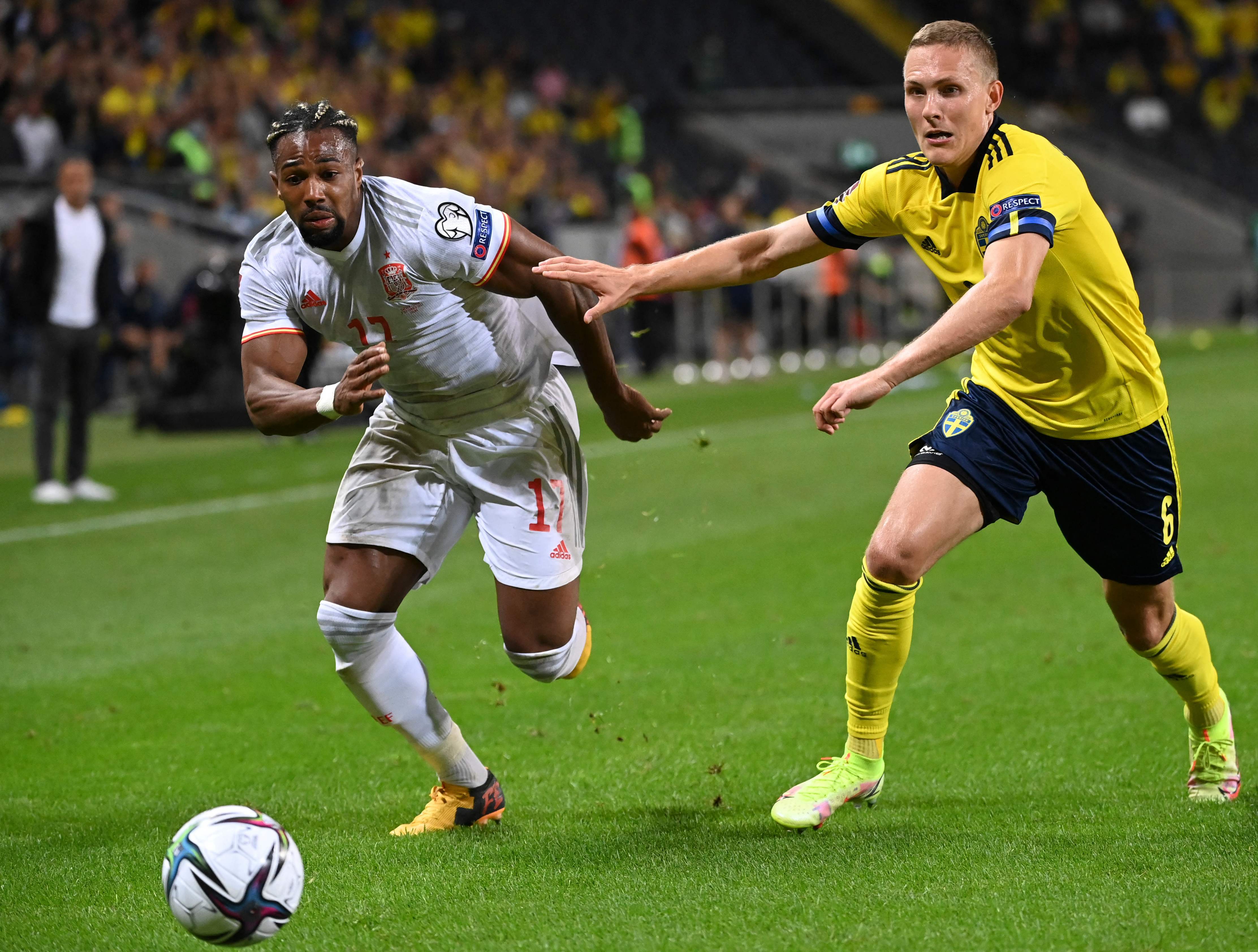 足球——世预赛:瑞典胜西班牙