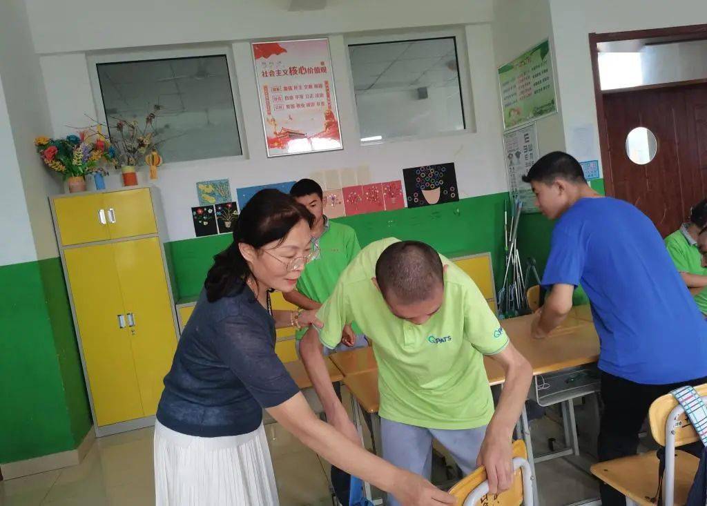 特殊教育是一条艰难且漫长的路.