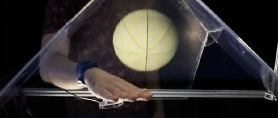 用户|科学家发明能摸到的全息投影，拍虚拟篮球触感宛如真球