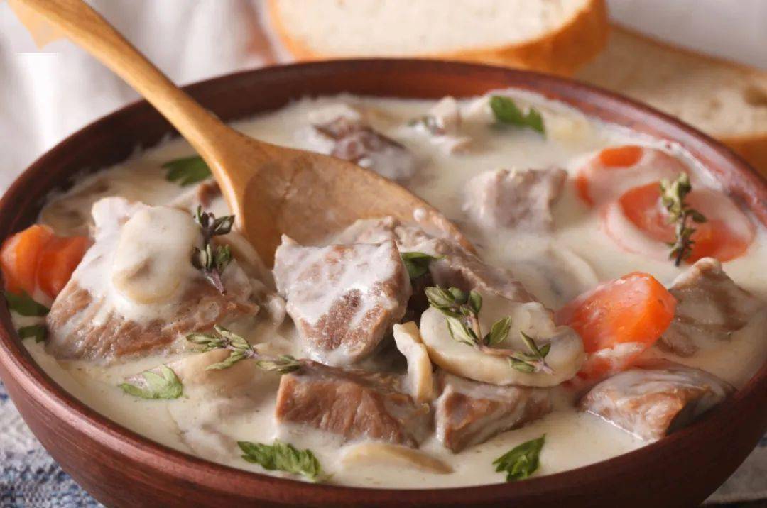 白汁小牛肉la blanquette de veau这道菜的第三名也是名副其实.