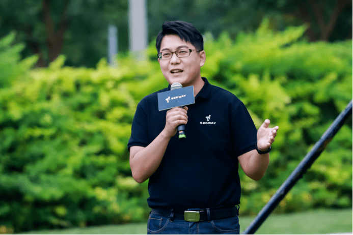 市场|九号公司发布智能割草机器人，入局家用服务机器人领域