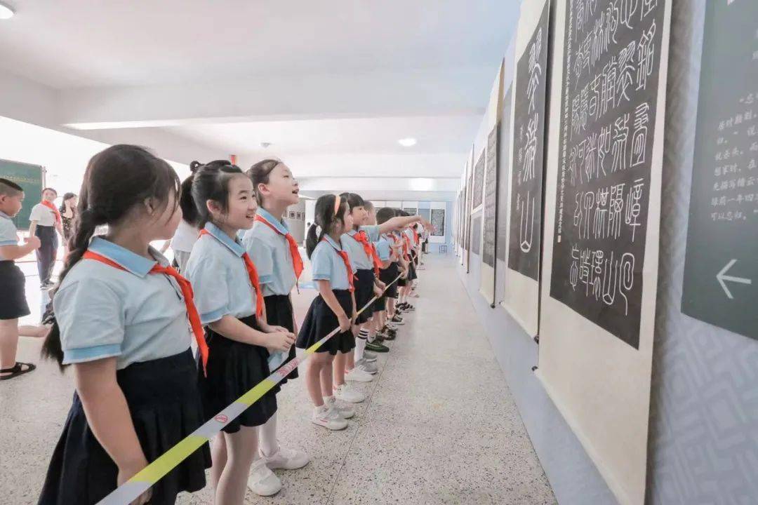 "弘扬千年阳冰文化,培育新时代好少年",借着更名为"李阳冰学校(小学