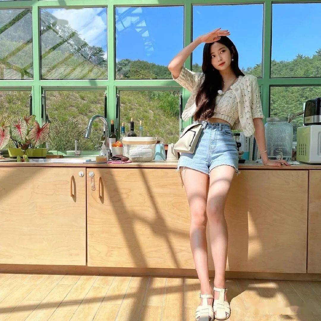 这位女团爱豆的身材比例这个腿长着实羡慕了