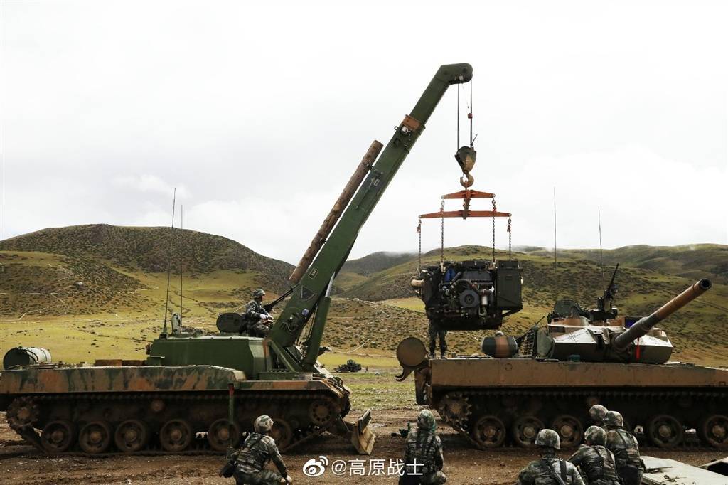 大战中持续作战的神秘装备15式坦克同型抢修车首次曝光