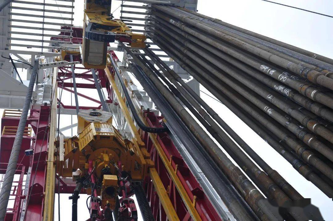 宝石机械真厉害!我国首台"一键式"人机交互7000米自动化钻机开钻