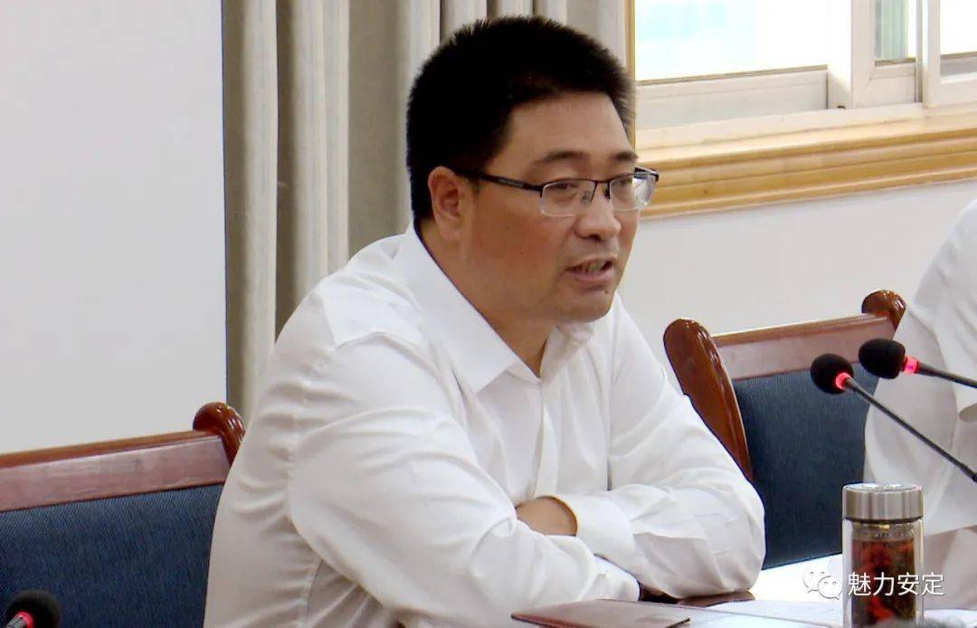 贾文举主持召开全区第三季度经济运行调度会