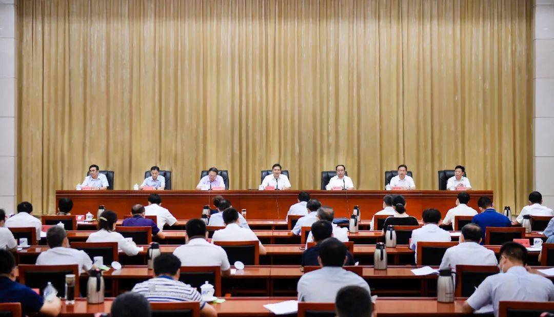 省生态环境保护督察工作领导小组副组长,省委办公厅副主任徐建文宣读