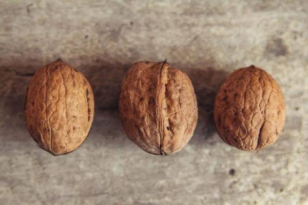 磷脂|它是健脑益智的“长寿果”！每天吃2个，还能控脂护血管，千万别错过