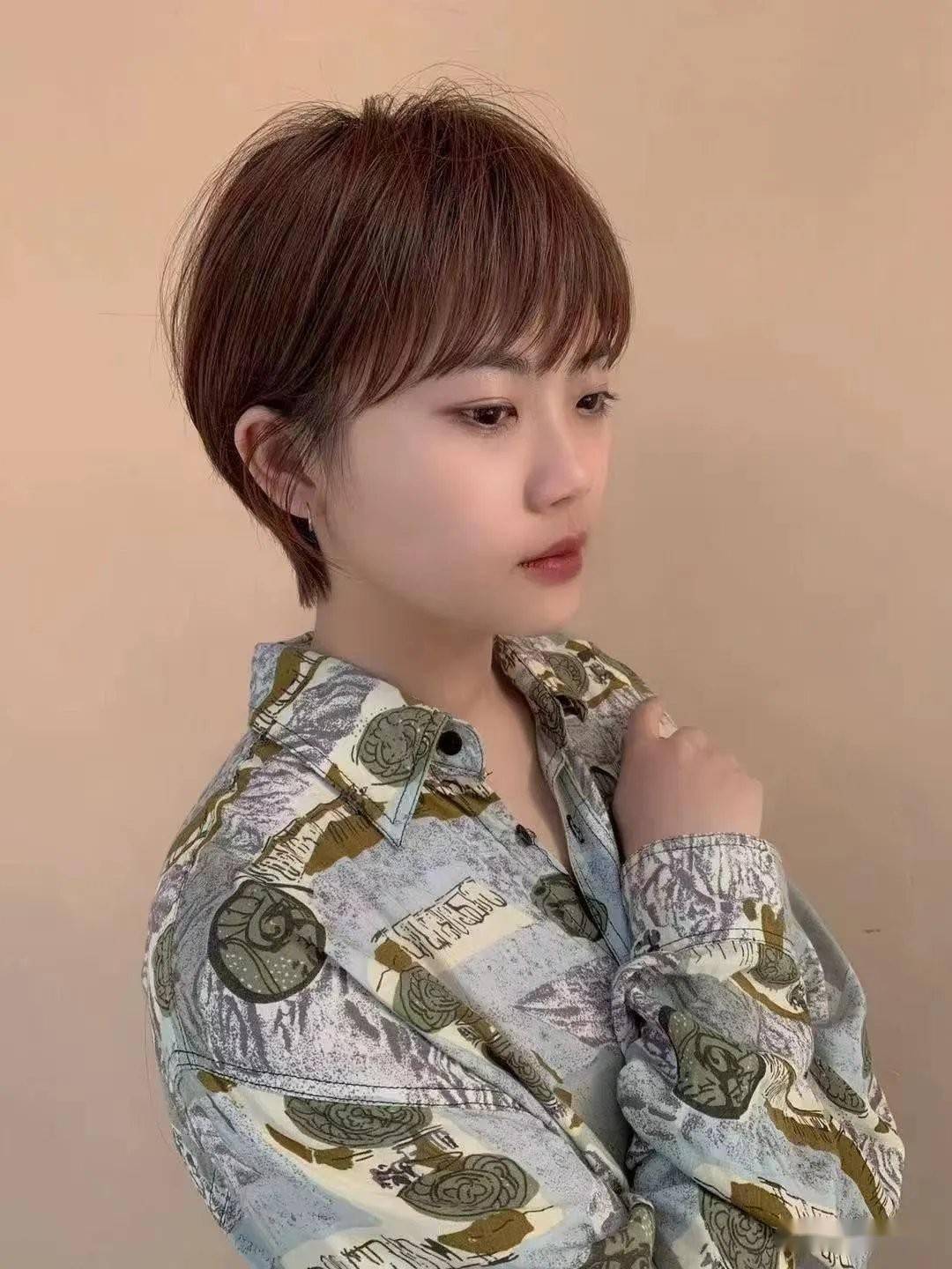 秋天发型推荐18款美女演绎就是不一样不论长短都心动