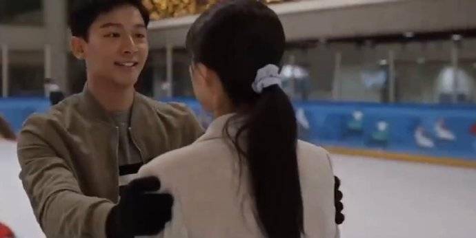 滑冰场|朱珠：《乔家的儿女》马素芹的“两次觉醒”很重要