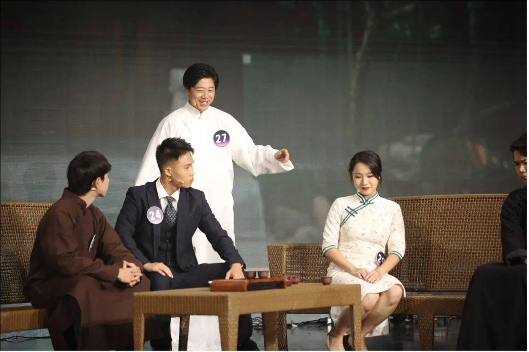 12岁的郑可唯,桂江第二小学11岁的郑永福,南京艺术学院在校生夏俊逸