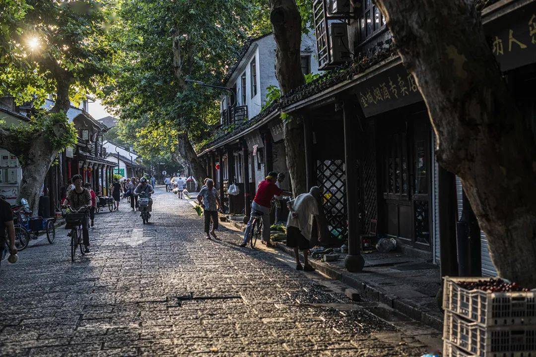 【绍兴·图说】环山路口和府横街汇头热闹的早市