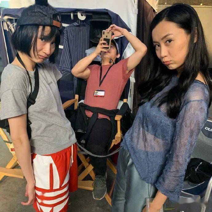 陈法拉晒尚气花絮照与梁朝伟等合影