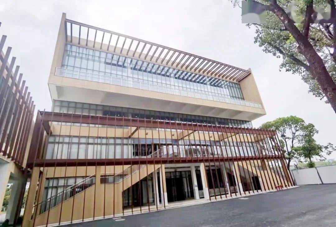 新校舍投入使用新合作全面开展吴江盛泽中学开启精彩新学年