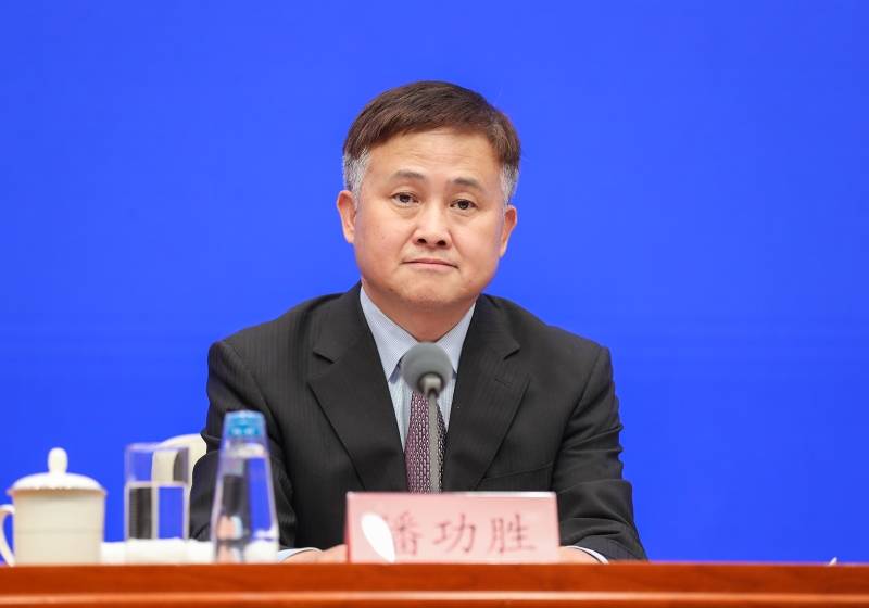 总工程师,新闻发言人田玉龙,工业和信息化部中小企业局局长梁志峰