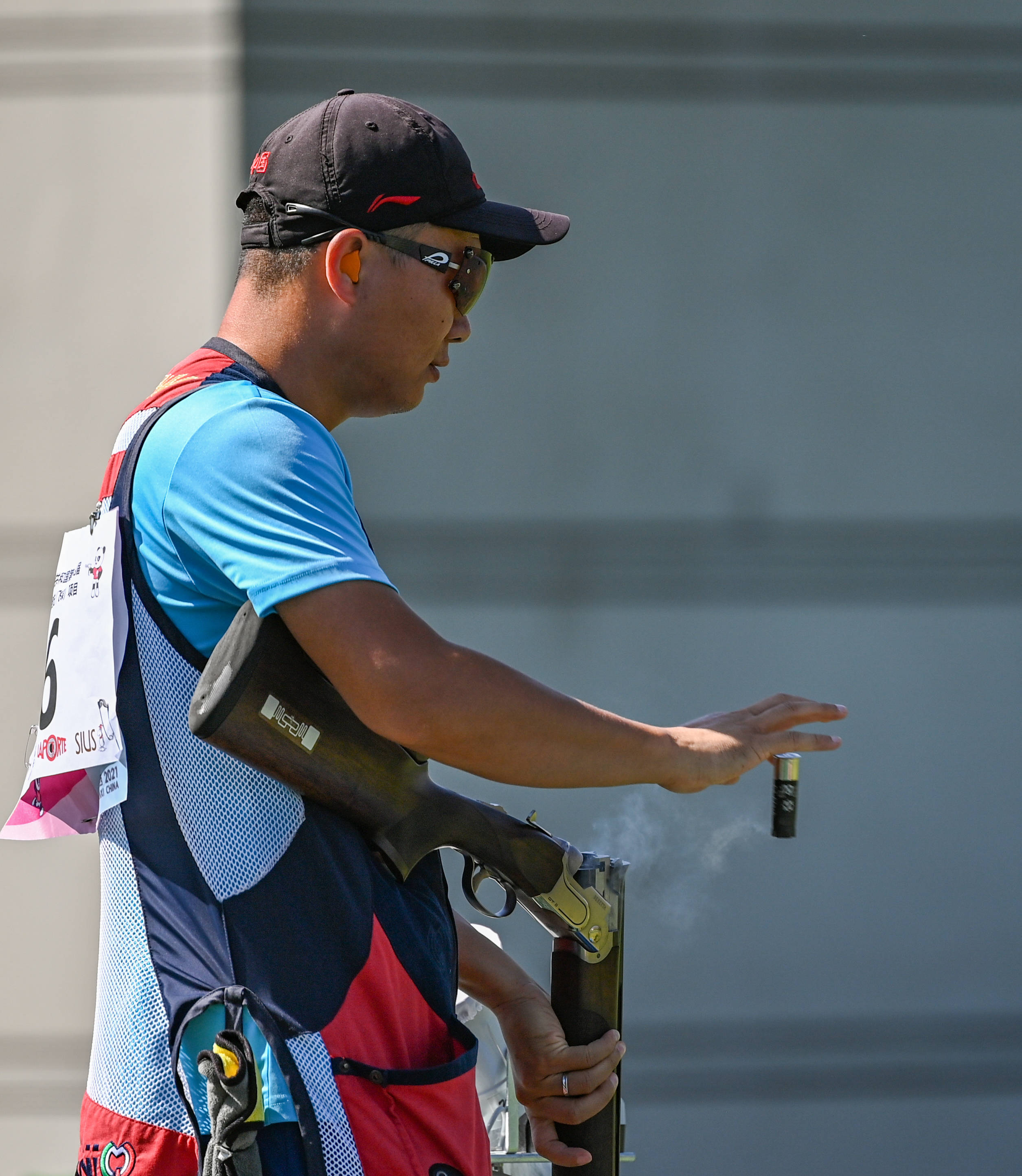 射击男子飞碟多向赛况