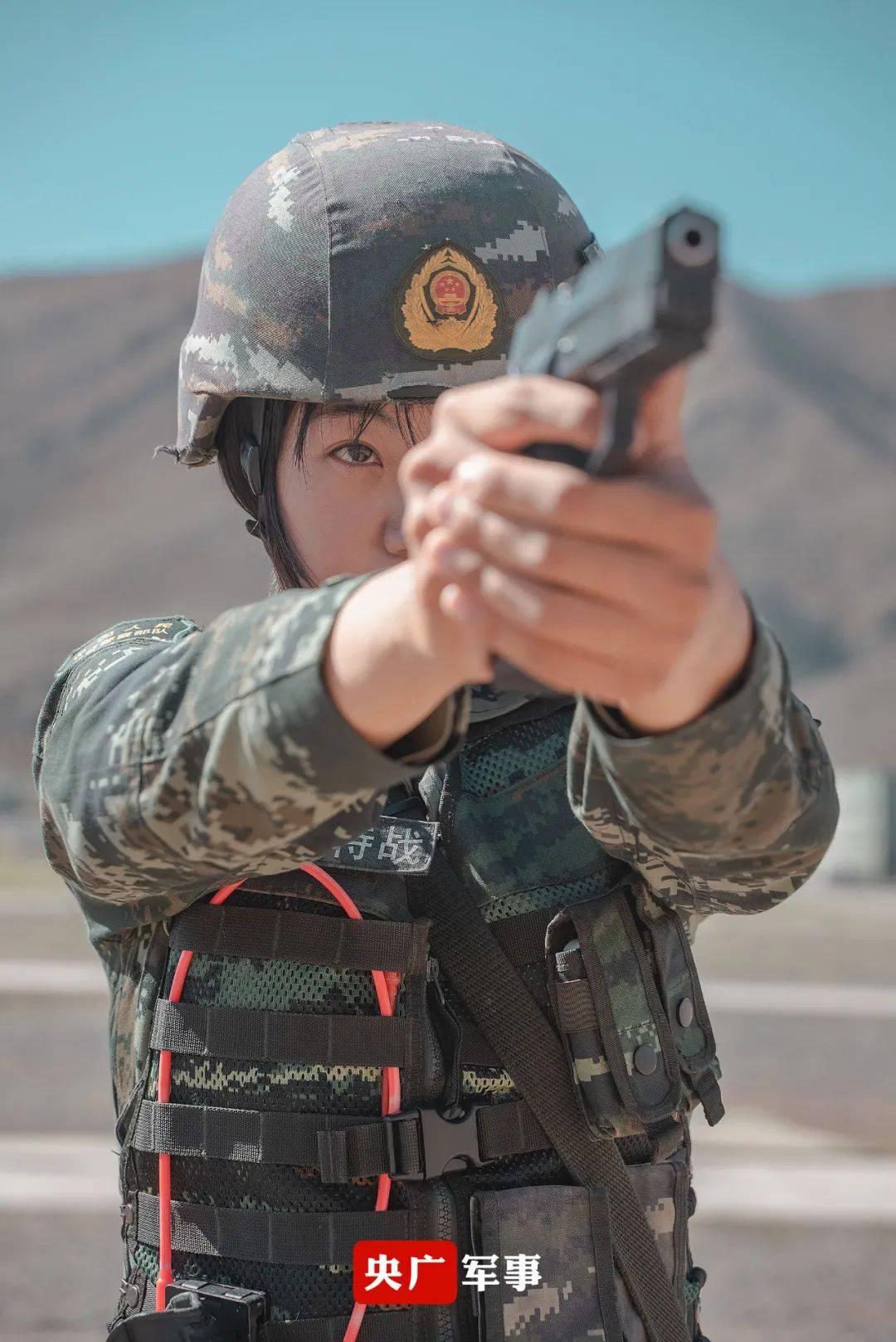 实力圈粉女子特战队员高燃壁纸来了