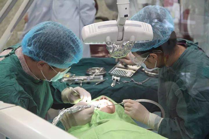 福利|种植牙大咖面对面+超强福利，机不可失，11—12日能省一大笔钱！！！