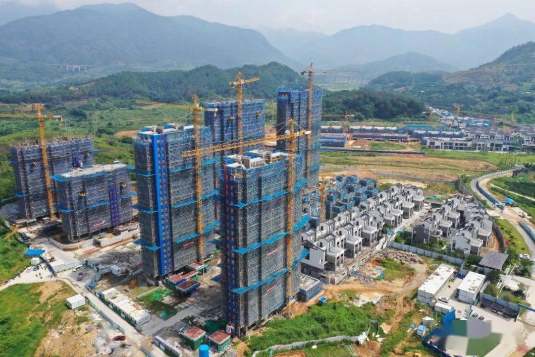 (海丝时尚居艺小镇项目现场61张锋/摄)"要确保攻坚120天专项