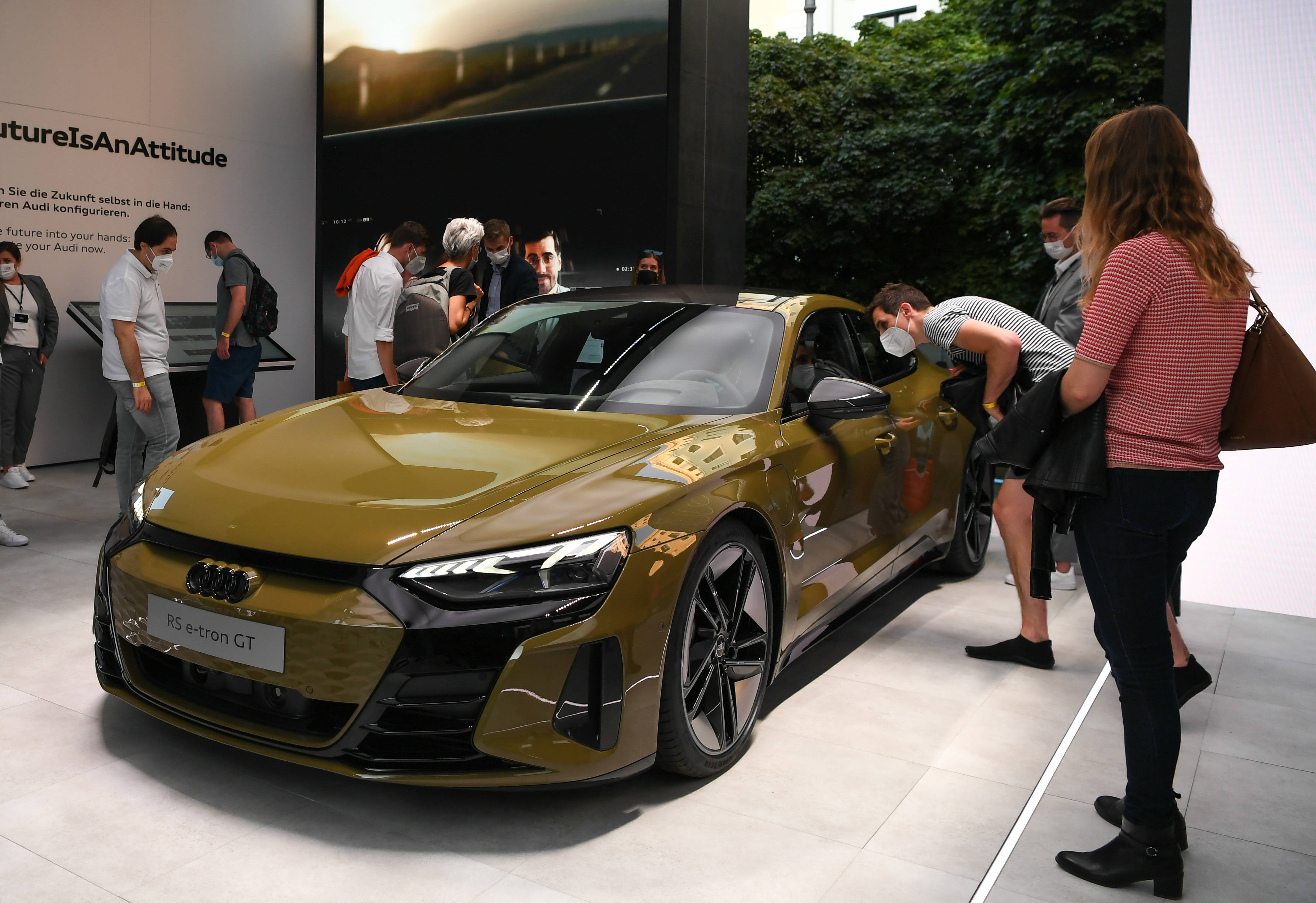 9月8日在德国慕尼黑国际车展奥迪汽车户外展区拍摄的奥迪rs e-tron gt