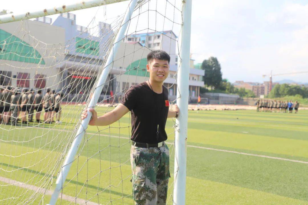 昨日学长,今日教官 | 浏阳三中新生军训特辑之教官篇_训练场