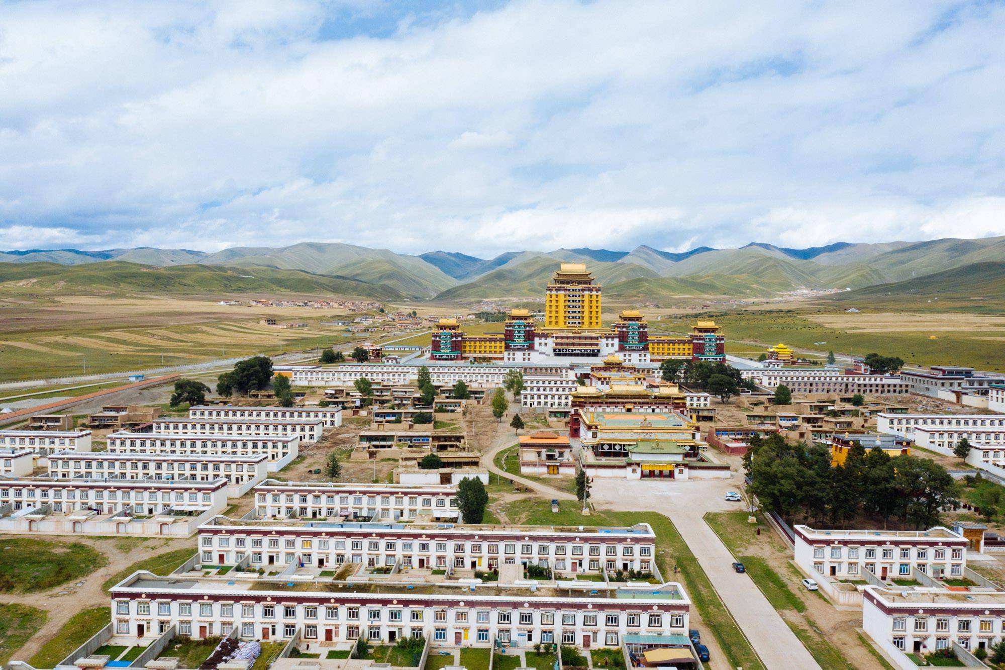 各莫寺阿坝旅游一定不能错过的寺庙太震撼