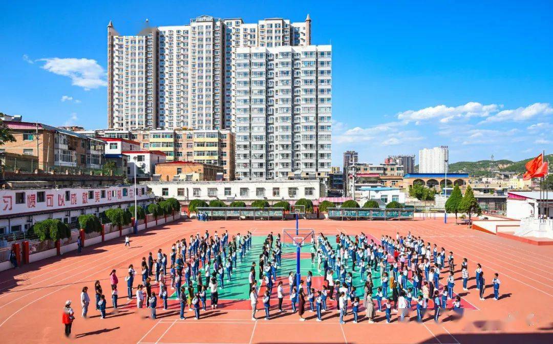 临县四中举办系列活动庆祝第37个教师节