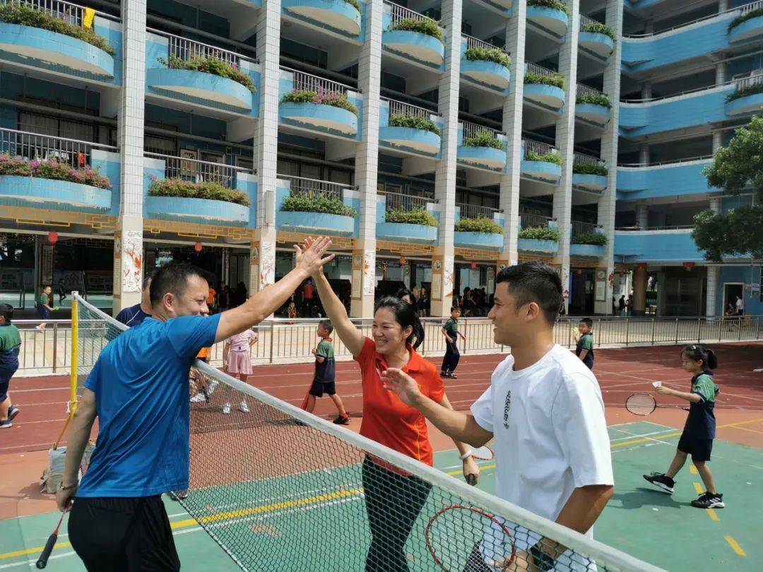 冠军来车陂小学啦和同学们一起度过难忘的教师节