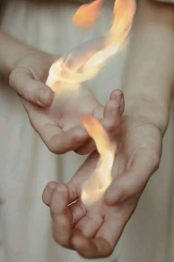 如何让手变得更黏 4c7163d57dbf4e74ba72be079e7c6944.jpeg