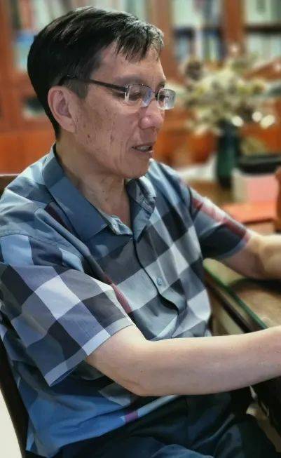 成为云南第一位以散文集形式获得冰心散文奖的作家后杨杨说