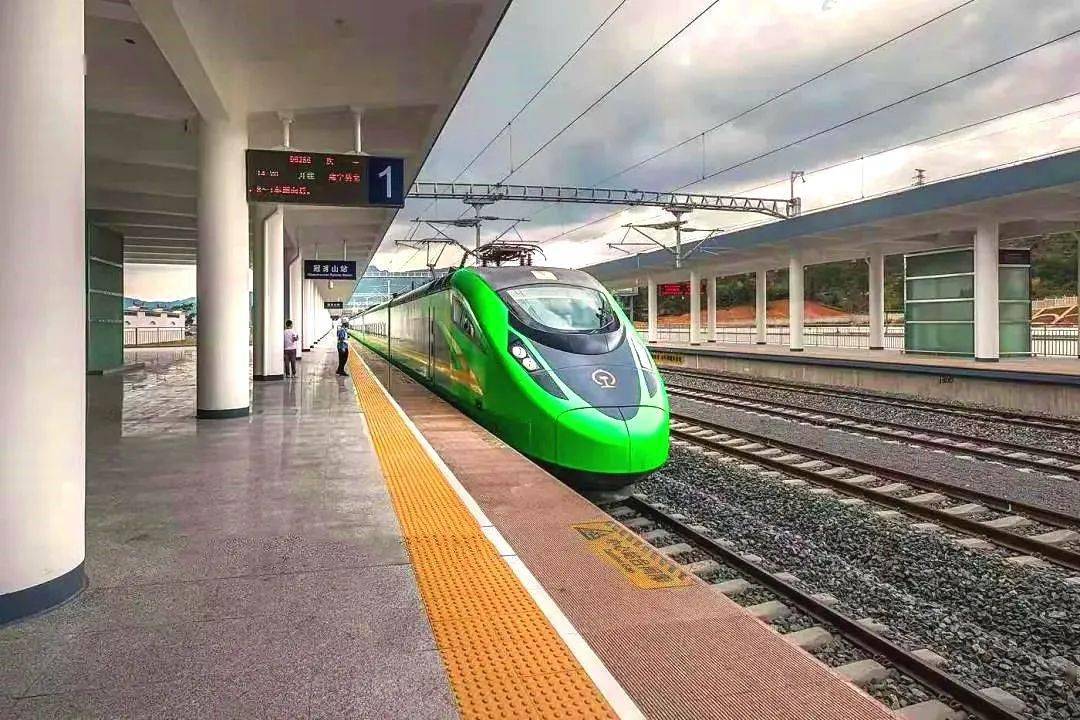 驶入冠豸山站浦梅铁路月底通车啦160公里小时