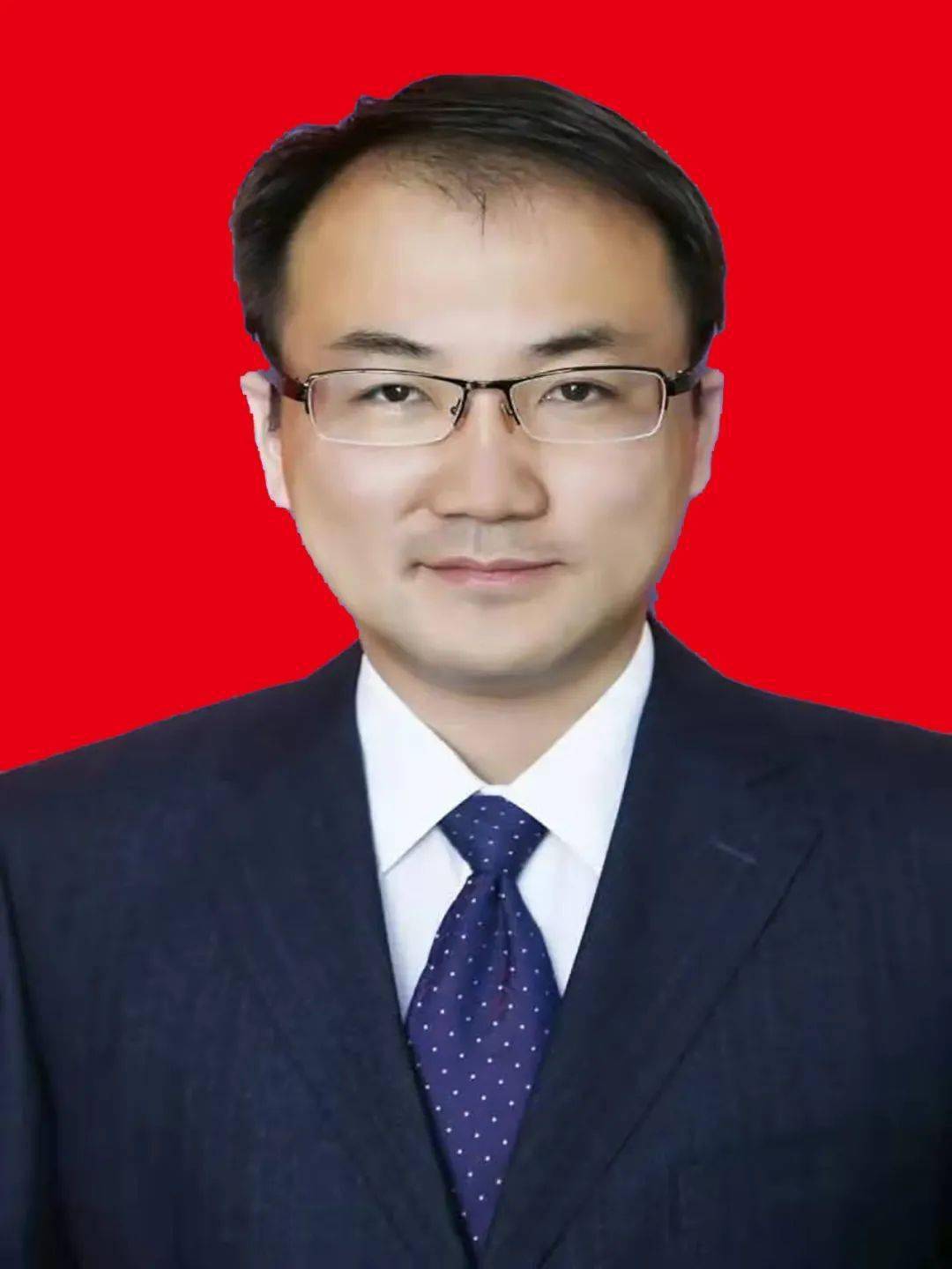 全省优秀医师高军龙重症医学二科主治医师中国医师节
