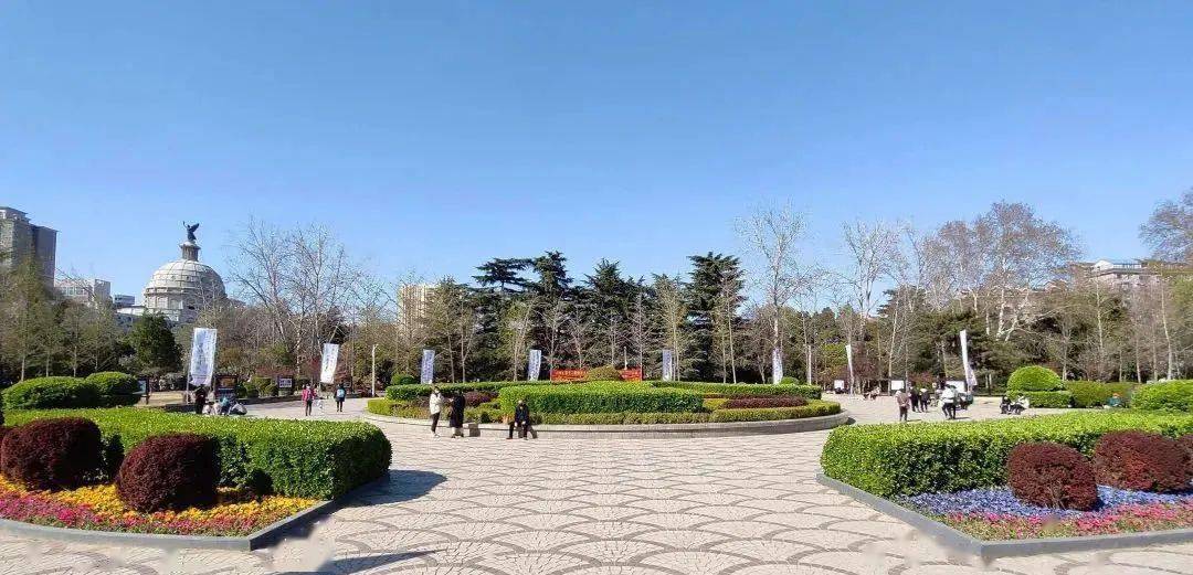 碧沙崗公園乘車路線:乘坐302路,s180路,新田城1號線到鄭州植物園南門