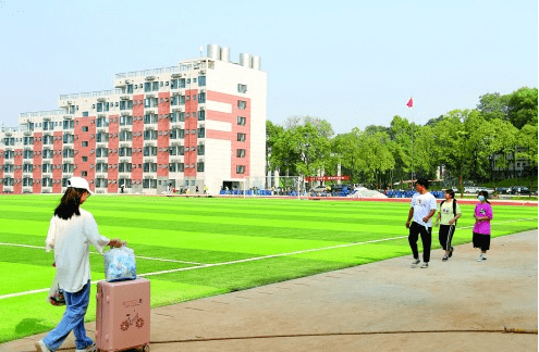 益阳师范高等专科学校筹开学啦